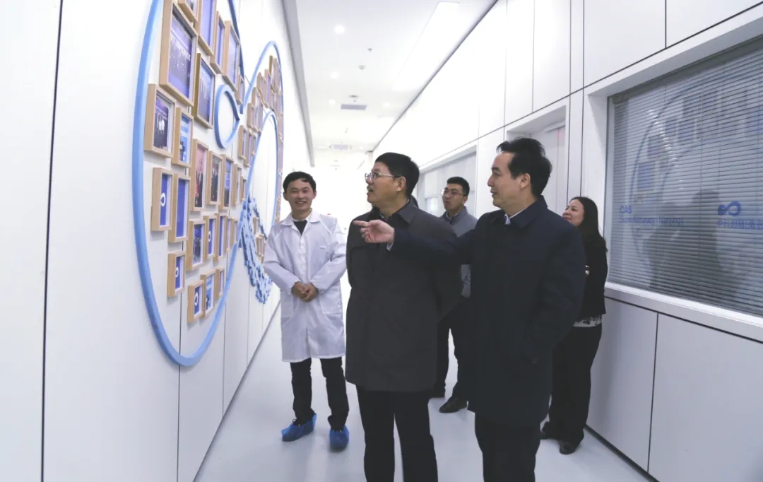 20201205e06ca9e6926bc85f1204d129753affa